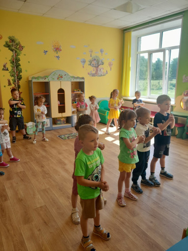 Зарядка с Аркадием Паровозовым Зарядка с Аркадием Паровозовым.